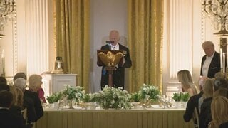 英国王が米大統領に潜水艦「トランプ」の鐘を贈呈　軍事協力の歴史を強調| TBS CROSS DIG with Bloomberg