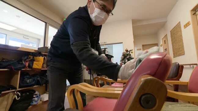 インフル「警報」発表で警戒強める介護施設　2時間ごとに消毒　麻雀パイも拭き取り「利用者・職員を守る」福岡県|TBS NEWS DIG