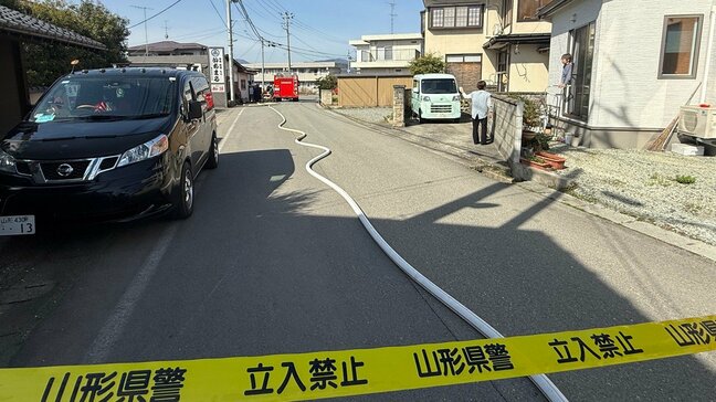 山形市の駐車場で車両火災 トラックの積載物が燃える|TBS NEWS DIG