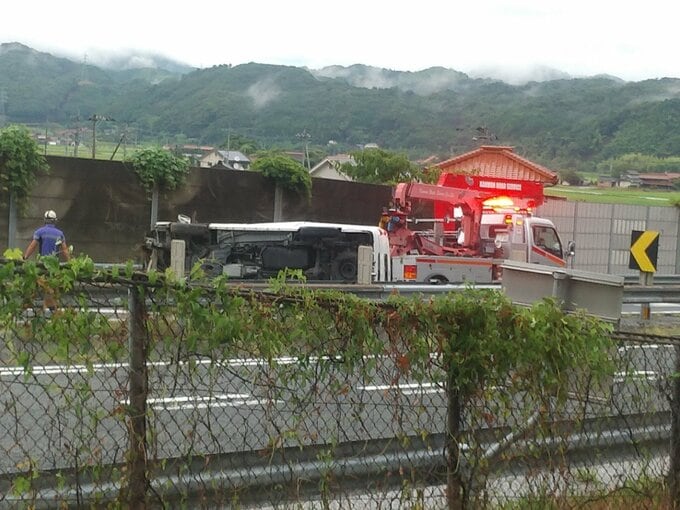 中国道で大型トラックとワゴン車が衝突　男性１人が死亡　山口・下関　|　山口のニュース・天気・防災｜tys NEWS｜ｔｙｓテレビ山口