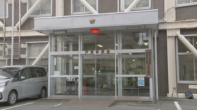 工作機械に20代の男性作業員が挟まれて死亡　段ボールの製造作業中　警察が事故原因を調べる|TBS NEWS DIG