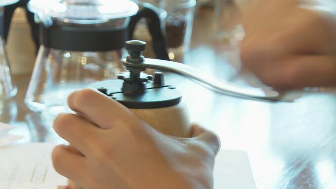 「こどもコーヒーマスター」になろう！　児童がコーヒーについて学ぶ|TBS NEWS DIG
