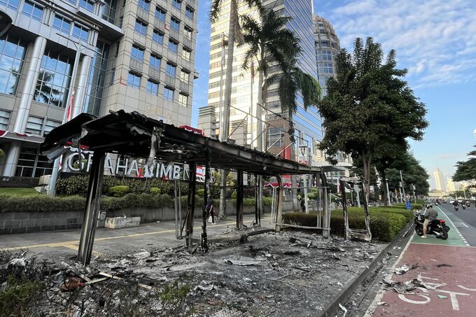 インドネシア抗議デモ、主要都市で激化－少なくとも３人死亡