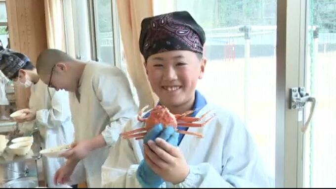 石川県では給食に「カニ」が出ます 加賀市の小中学生が香箱ガニに舌鼓　|　石川県のニュース｜MRO北陸放送