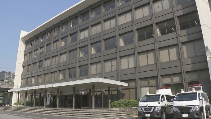 千葉市中央区の交差点でひき逃げ事件 トラックに男性2人がはねられけが 運転手とみられる男は一度降車も、通報せず逃走|TBS NEWS DIG
