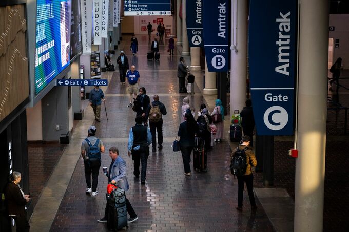 米政権、首都ワシントンの駅を政府管理下に－治安強化で収益改善へ