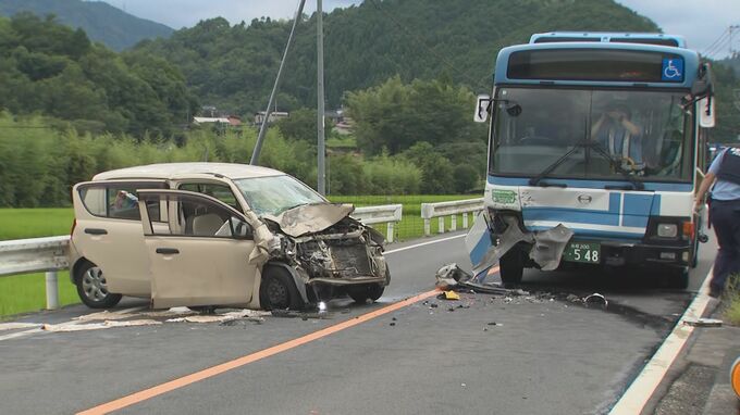 国道でバスと軽自動車が正面衝突　軽自動車運転の女性が意識不明の重体　バスには校外学習の小学生18人乗車…児童2人も救急搬送　|　BSSニュース | BSS山陰放送