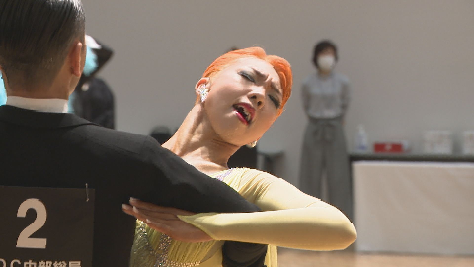 華麗な技競い合う 社交ダンスのプロ・アマ一堂に 中部地方から約100人