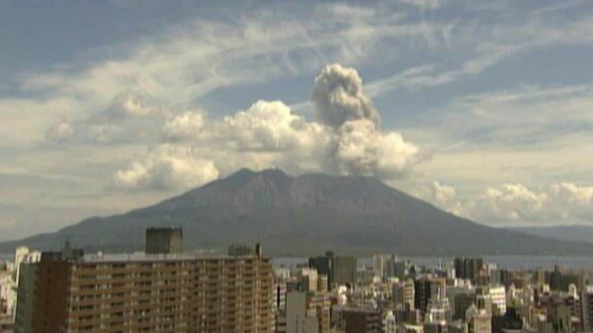 桜島2回噴火　霧島市福山方向で降灰予想