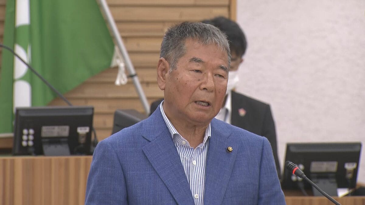 選挙直前に“菓子折り”配った鍔本規之市議（78）議会で辞意表明  7月の裁判結果にかかわらず…  ｢地域の人たちにものすごく迷惑をかける｣ 岐阜・本巣市　  
