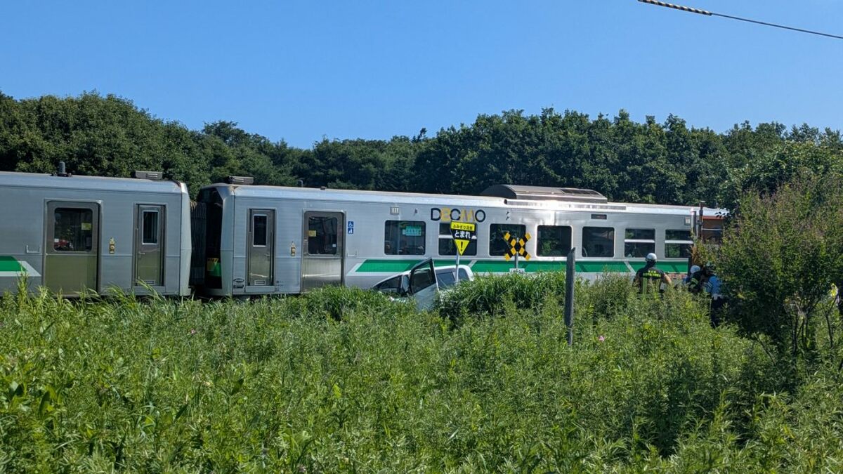 続報 JR釧網線の踏切で軽乗用車と普通列車が衝突 網走⇔知床斜里の間が