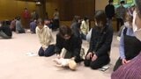 愛媛・新居浜の誤えん事故受け研修 保育士ら70人が参加し心肺蘇生やライブ映像119の操作を習得|TBS NEWS DIG