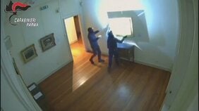 イタリアの美術館窃盗で5人逮捕　ルノワールなど“総額16億円以上”　容疑者宅で絵画を発見|TBS NEWS DIG