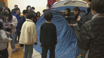 ”津波災害に備える” 小学生が避難所の設営や避難者の誘導を体験 三重・尾鷲市|TBS NEWS DIG