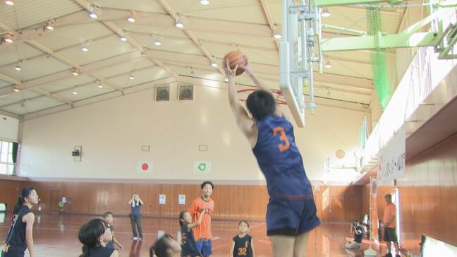 「シュートがいっぱい入る人になりたい」プロ選手が小学生を指導「ＴＡＩＫＯバスケットボール教室」　山口県田布施町|TBS NEWS DIG