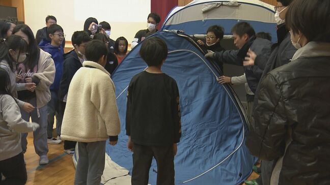 ”津波災害に備える” 小学生が避難所の設営や避難者の誘導を体験 三重・尾鷲市|TBS NEWS DIG