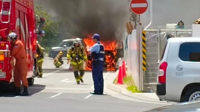 琉球銀行建て替え工事の車両から出火　「2トントラックから炎が出ている」　爆発音も　那覇市のオフィス街　|　沖縄のニュース｜RBC 琉球放送