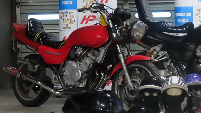 暴走族グループの16歳～18歳の少年ら6人を逮捕　3台のバイクで危険行為か　交差点内を周回しながら誘導棒や打ち上げ花火　通報相次ぎ逮捕へ|TBS NEWS DIG