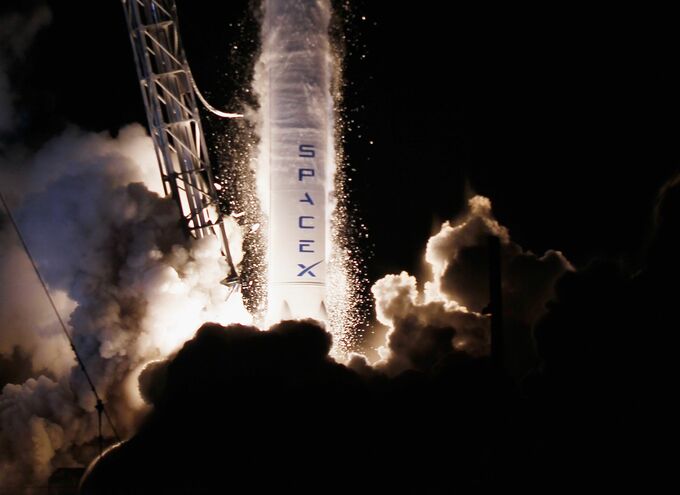スペースＸの企業価値、約3500億ドルに急拡大－内部の株式売却で