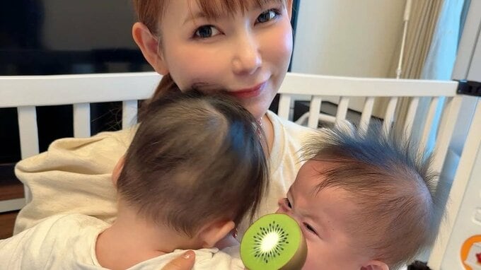 【 中川翔子 】双子〝登ってくる〟「ダブルで抱っこ」　しがみつく双子に「しあわせだなぁ」|TBS NEWS DIG