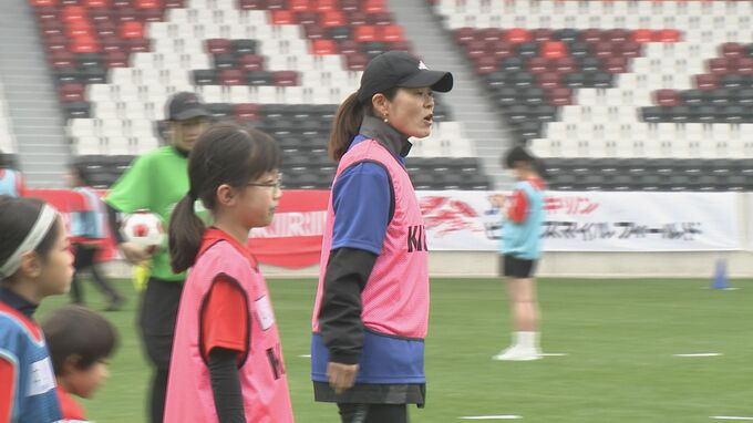 サッカー元なでしこ澤穂希さんや元日本代表福西崇史さん ウォーキングフットボールで被災者と交流|TBS NEWS DIG