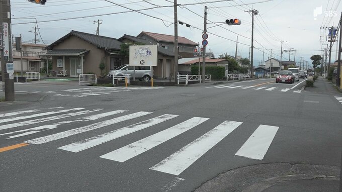 交差点で81歳女性がはねられる事故 警察は運転していた女（23）を過失運転傷害の疑いで逮捕 はねられた女性は病院で死亡が確認される＝静岡県警・富士署　|　静岡のニュース | SBSNEWS | 静岡放送