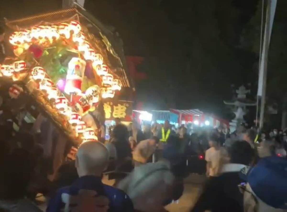 スピードの出しすぎか」池田町で山車の横転事故「曳き入れる速さは町