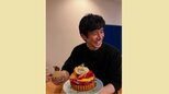 【西島秀俊】スイーツタルトの祝福にご満悦「54歳になりました」右手にはモンブラン|TBS NEWS DIG