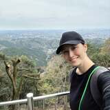 【 橋本マナミ 】 「山頂でラーメンが食べられるみたい！行ってみたい！」　息子の提案で高尾山へ　1本の団子をシェア　〝仲良し家族ショット〟に反響|TBS NEWS DIG