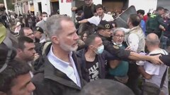 スペイン　洪水の死者が217人に　国王が被災地訪問　泥を投げるなど住民らは抗議| TBS CROSS DIG with Bloomberg