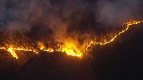 延焼続く岩手・大船渡市の山林火災 避難指示が拡大 県は応急仮設住宅の建設も調整中 きょうは自衛隊の大型ヘリを追加し消火活動予定|TBS NEWS DIG