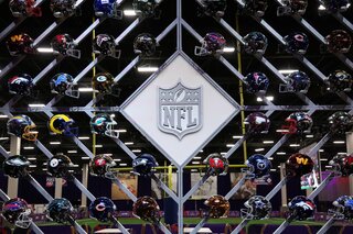 NFL、T・ウッズのTMRWと契約－フラッグフットボールの新リーグ創設へ| TBS CROSS DIG with Bloomberg