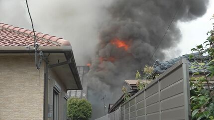 焼けたのは7棟 出火当時は帰省した娘、孫と外出中 女性（80）の住宅