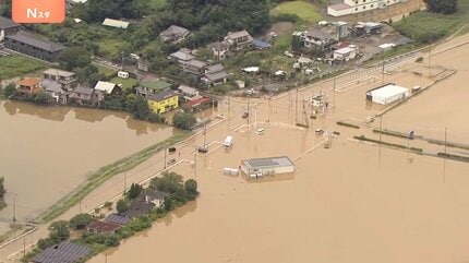 12時間で「348.0ミリ」平年8月の3倍の雨、豪雨から一夜 大規模冠水が