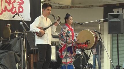 てるりん祭」4年ぶりに開催 沖縄の芸能をリードした照屋林助さんの功績