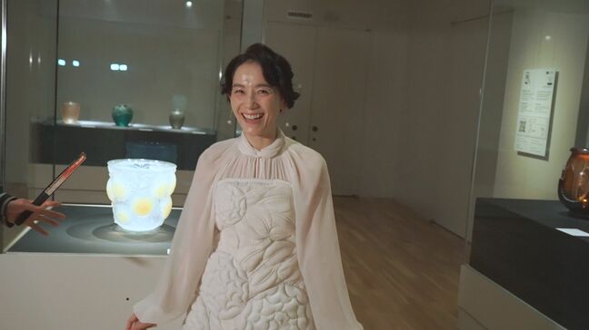 「光の魔術師」ルネ・ラリックの世界が国立工芸館に集結 作品に“ハートを撃ち抜かれた”アンバサダー・篠原ともえさんは自分でドレスを作るまでに|TBS NEWS DIG
