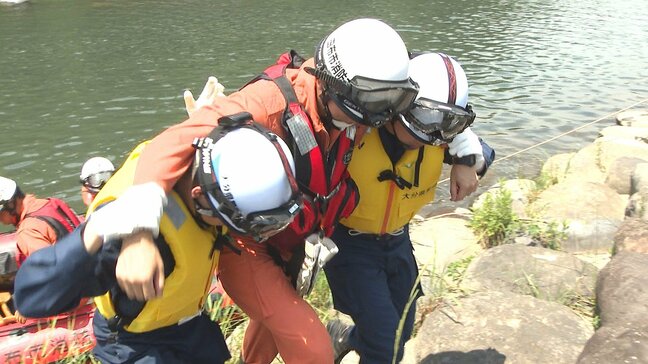 大雨に備え水難救助訓練 警察と消防が連携確認 大分・由布市 |TBS NEWS DIG