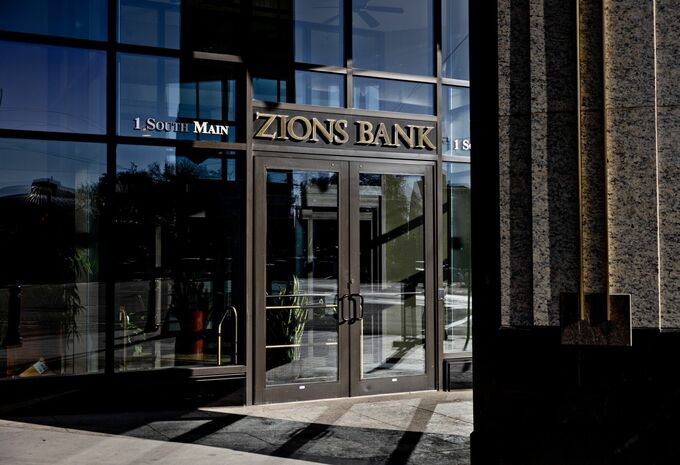 米地銀ザイオンズ、予想上回る利益発表－詐欺疑惑巡る懸念和らぐ