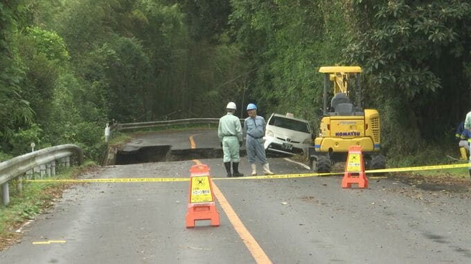 松江市と出雲市で記録的な大雨　「100件以上の道路冠水」「約30件の法面崩落」も発生　JRは始発から運転見合わせの影響も|TBS NEWS DIG