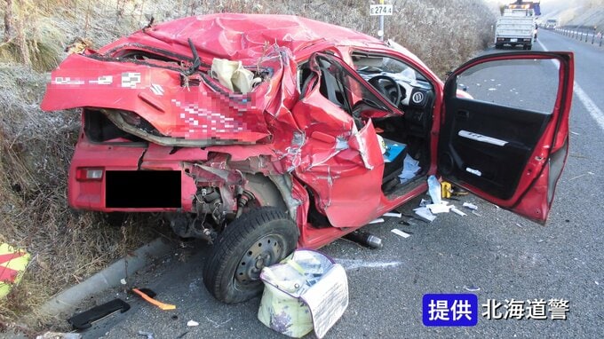 軽乗用車が大破…高速道路で大型トラックが追突、75歳男性が頭から出血し病院搬送　道東道・北海道釧路町|TBS NEWS DIG