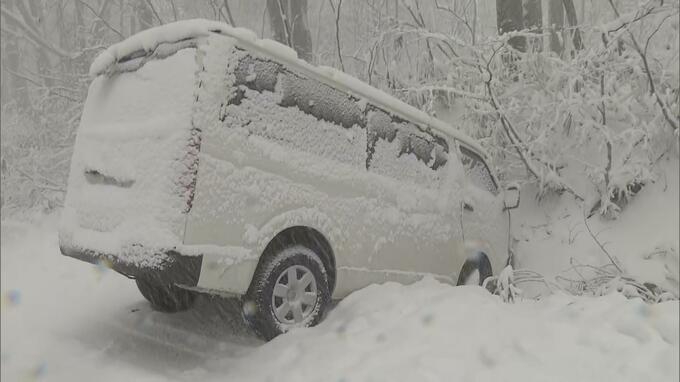 “冬将軍”到来で酸ケ湯で積雪49cm　雪で事故も…国道103号でスリップしたワゴン車が道路脇に転落　「大雪警報」発表中　青森県　|　青森のニュース│ATV NEWS│青森テレビ