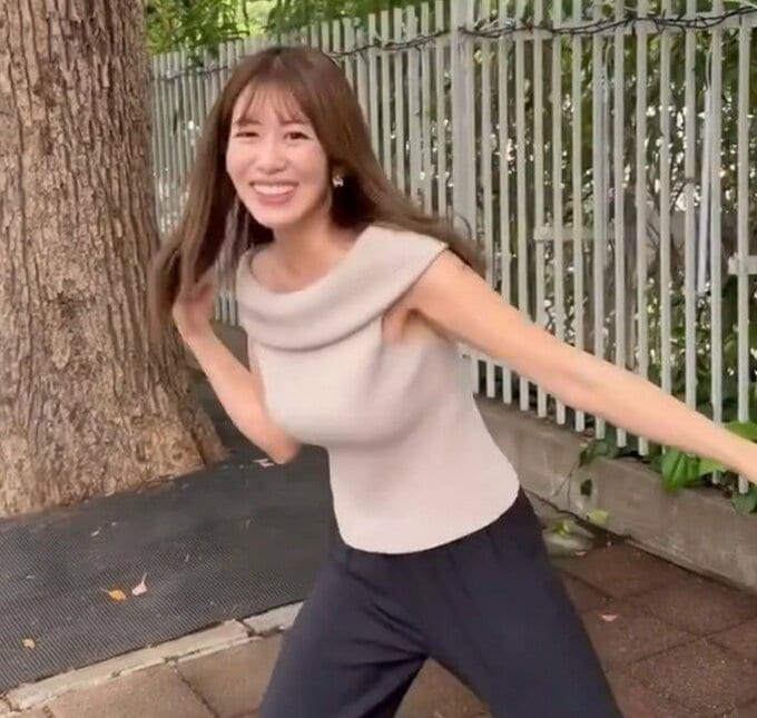 【 中川安奈 】　ダンス動画を公開　「みんながやってるこれ、可愛いからまねしたくて何回も練習したんだけどなんか違う...」「誰かコツを教えてください」|TBS NEWS DIG