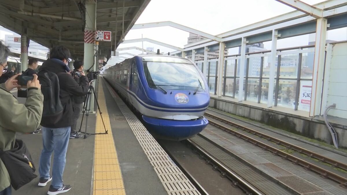 特急「スーパーはくと」運行開始30周年 鳥取と関西結ぶ智頭急行の看板