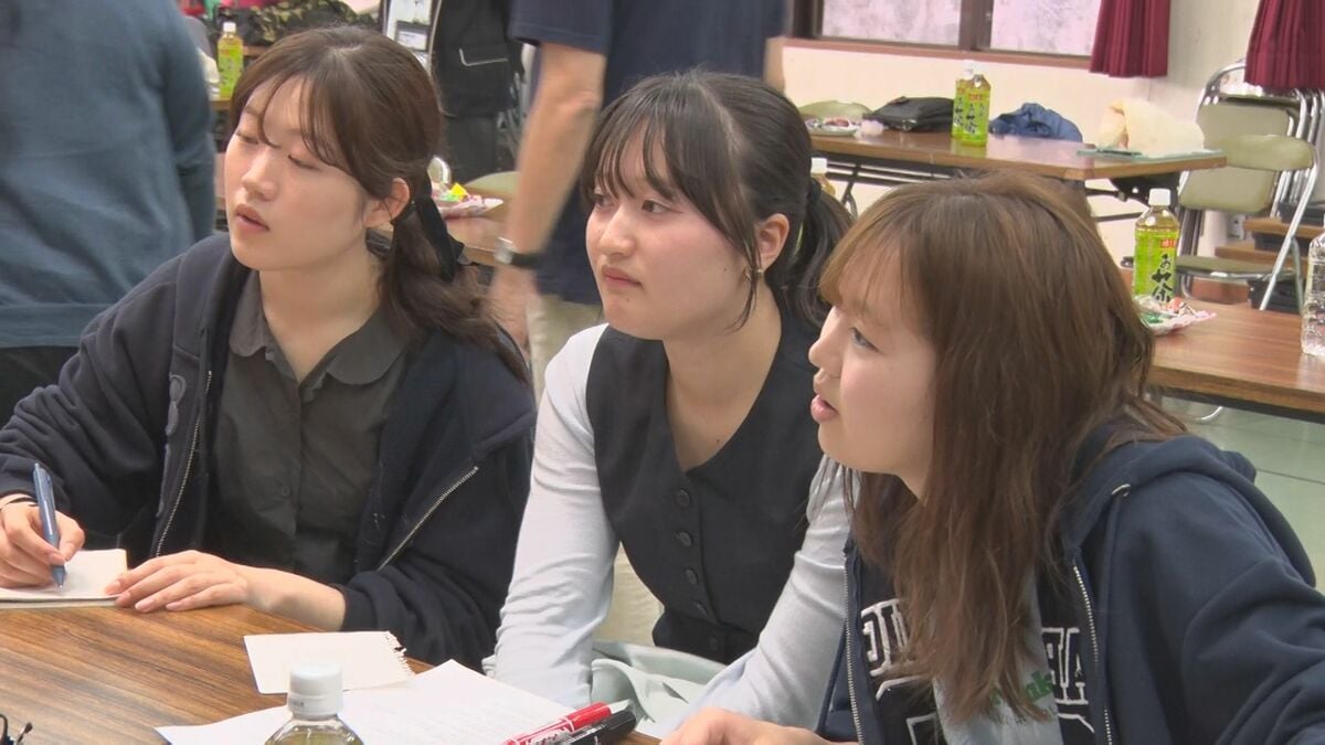 看護を学ぶ大学生　島のお年寄りと交流　地域の課題を探る