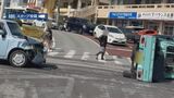 【事故現場写真】軽乗用車と軽トラックが衝突 それぞれの運転手を搬送 宜野湾市の国道|TBS NEWS DIG