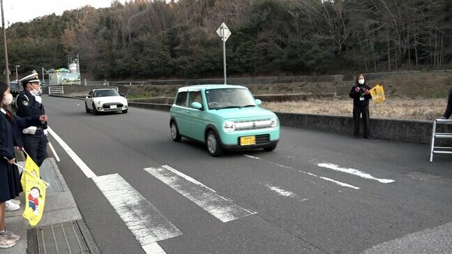 信号機のない横断歩道は「歩行者優先」、一時停止しなかったら“違反”⋯中学生が啓発活動　「横断中の事故は重体事故につながる傾向」【高知】|TBS NEWS DIG