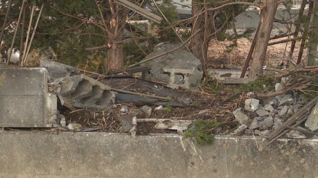 死亡したのは東京都の25歳女性　男女2人が乗った乗用車が道路を逸脱し塀に衝突　山梨|TBS NEWS DIG