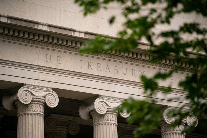 米国債強気派に逆風、雇用統計の強さでロングポジション解消