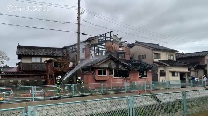 富山県高岡で住宅火災　１人がやけどで病院に搬送　命に別状なし　|TBS NEWS DIG