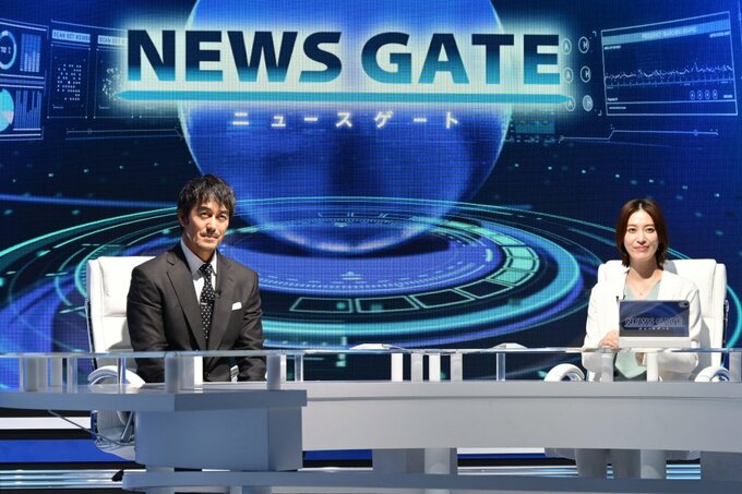 日曜劇場『キャスター』より、阿部寛、月城かなと